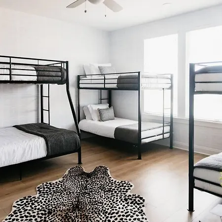 Sleeps 20~modern~2 Townhouses~near Downtown 3* Nashville