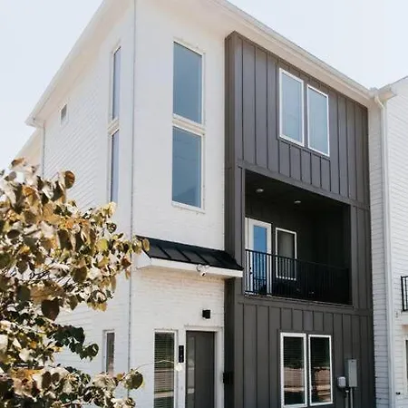 Sleeps 20~modern~2 Townhouses~near Downtown Hotel Nashville