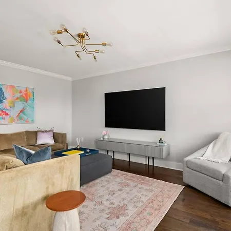 *new*nations Station*:entire 4 Bedroom 3 Bath*