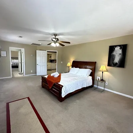Apartment Ace W Hot Tub Only 15 Mins To Broadway! Nashville