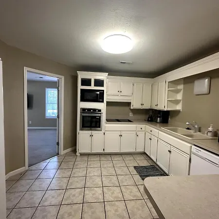 Ace W Hot Tub Only 15 Mins To Broadway! Apartment Nashville