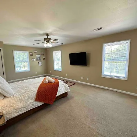 Apartment Ace W Hot Tub Only 15 Mins To Broadway! Nashville