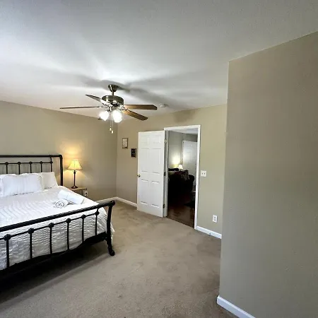 Ace W Hot Tub Only 15 Mins To Broadway! Apartment