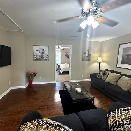 Apartment Ace W Hot Tub Only 15 Mins To Broadway! Nashville