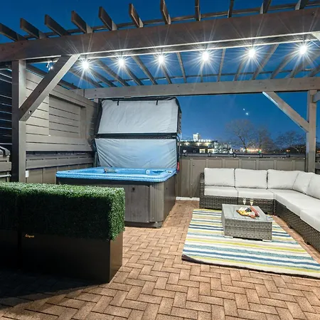 Blue Horizon - Rooftop Hot Tub - Designer