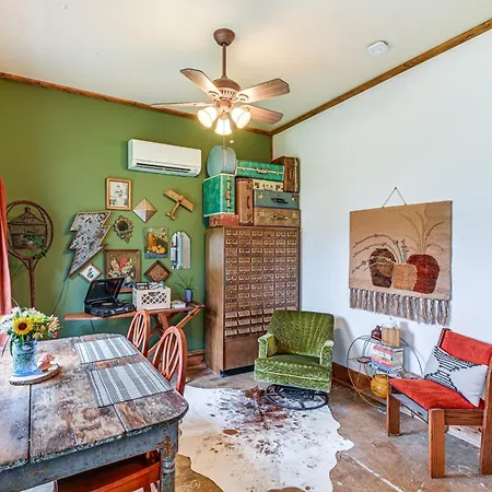 Holiday home Eclectic About 5 Mi To Downtown! *