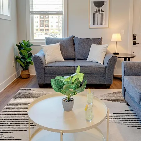 Holiday home Modern Melrose-2 Bedroom Condo-5 Mins To Broadway *