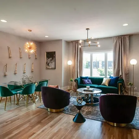 New High Note Rooftop Views 10 Beds Near Dt Holiday home *