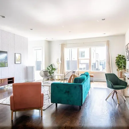 Large With Rooftop & Views Sleeps 12 *