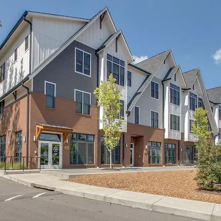 New* East Nash - King Bed Short Drive To Dwntwn Nashville
