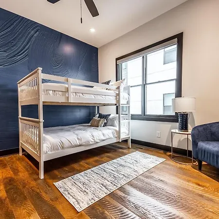 3 Modern Luxe Gulch Homes - Minutes To Broadway Holiday home Nashville