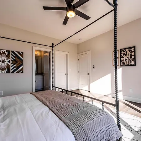 Holiday home - 228 Oceola Ave