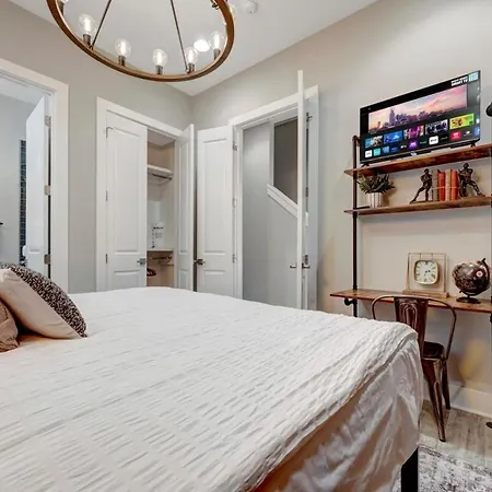 New Whiskey & Watches Rooftop Hottub Game Rm 9beds 4* Nashville
