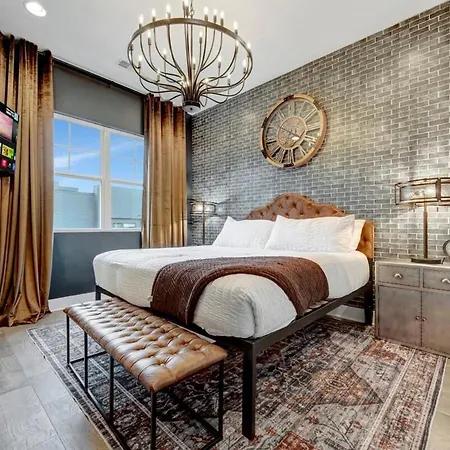 New Whiskey & Watches Rooftop Hottub Game Rm 9beds Hotel 4*