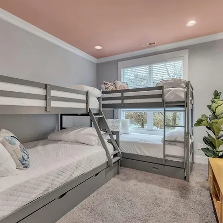 Holiday home Prime Location Music House 10 Beds Free Parking