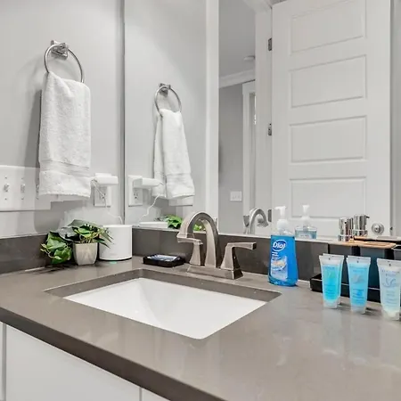 Prime Location Music House 10 Beds Free Parking Holiday home Nashville