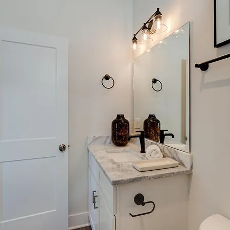 - 5623 & 5625 Lenox Ave - Combo Holiday home *