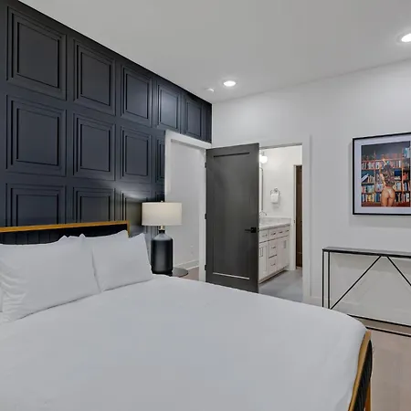 Holiday home Dolly + Kenny - 2 Homes - Minutes To Broadway