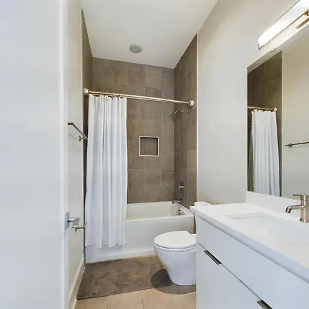 The Grove - Private Yard - 4 Mins To Broadway *
