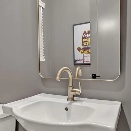 Make Mine A Double - Minutes To Broadway Holiday home *