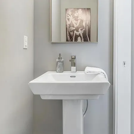 - 1000a W Trinity Ln Holiday home Nashville