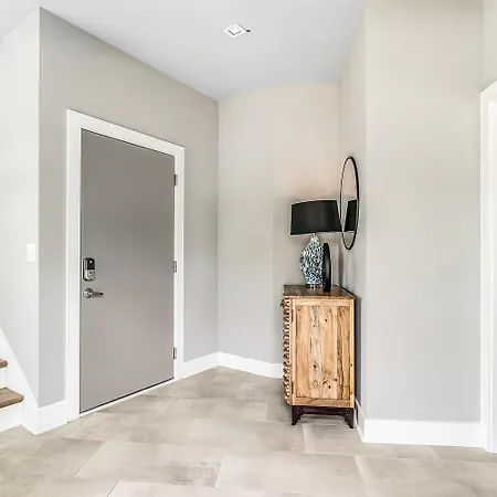 Holiday home - 1000a W Trinity Ln Nashville