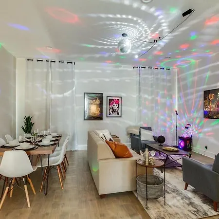 Booking Fast 12 Beds - Rooftop Views Hotel