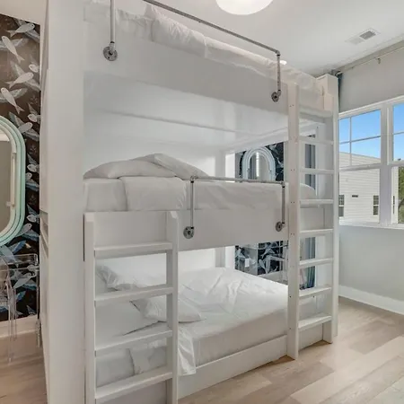 Double Lux 26beds 2 Rooftop Views Free Parking