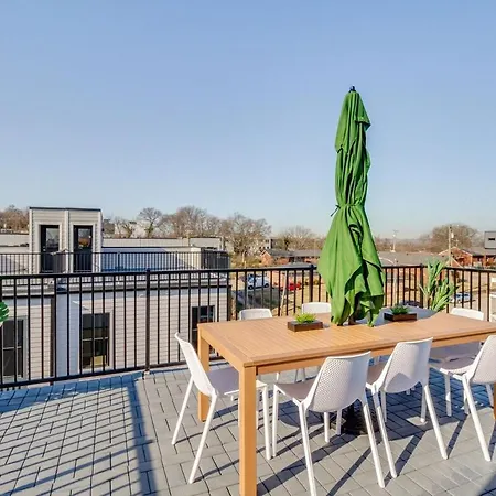 Hotel Minutes From Downtown-12 Beds-karaoke