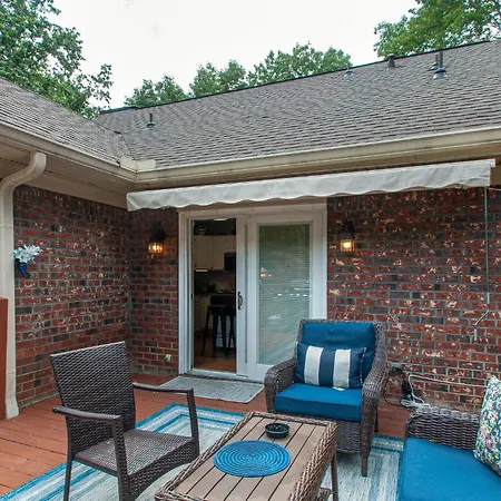 New Secluded Pool 20 Mins To Dwtn Holiday home Nashville