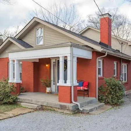 East Nash-sleeps 10 Walk To Bars 8 Mins To Dt Nashville