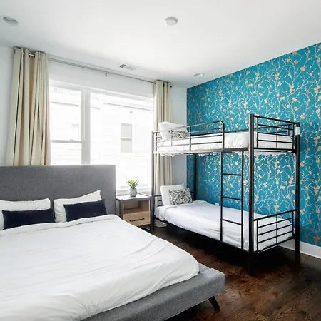 Holiday home Large With Rooftop & Views Sleeps 12 *