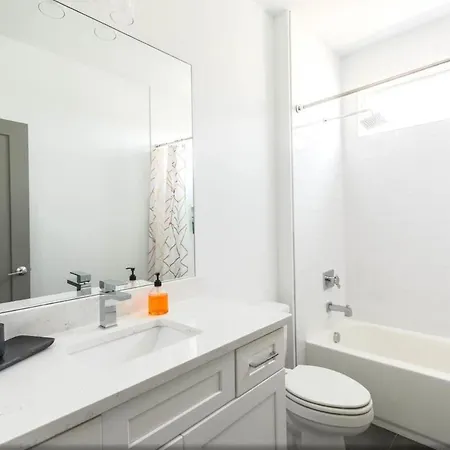 2 Lux Homes Huge Rooftop 2mi To Broadway Sleeps 24 *