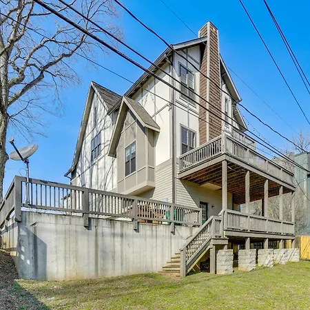 Holiday home Beautiful House With Shelby Park Views!