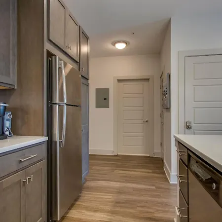 Apartment New* East Nash - King Bed Short Drive To Dwntwn