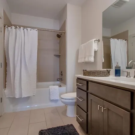 Apartment New* East Nash - King Bed Short Drive To Dwntwn