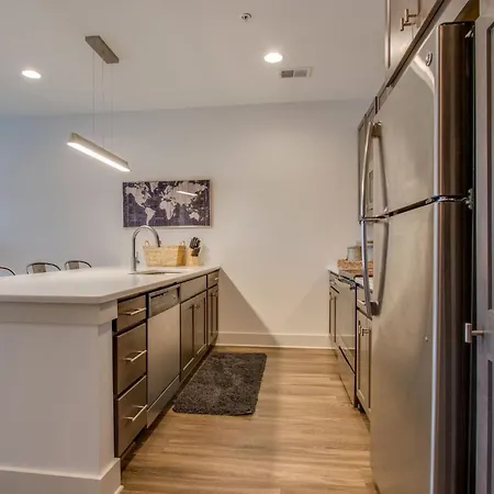 Apartment New* East Nash - King Bed Short Drive To Dwntwn