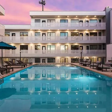 Centrally Located Modern-mid Rise Nashville