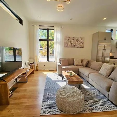 Huge Elegant 1 Bd - Big Living Space, Free Parking Nashville