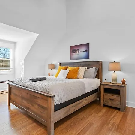 Historic Nashvilla On Music Row - 2 King *