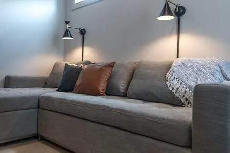 East Homes For Family Gatherings Holiday home