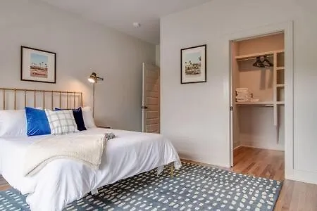 Holiday home Comfy East For 10