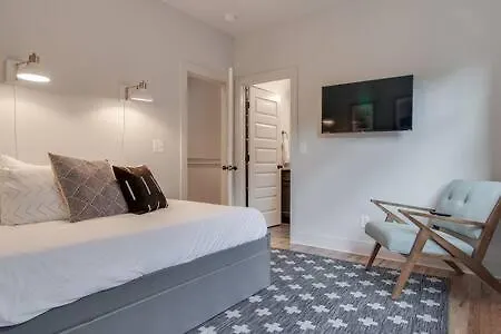 Comfy East For 10