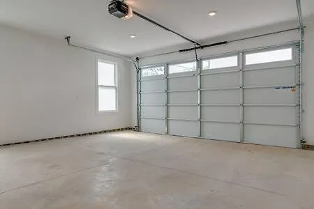 Gem - Walk To Bars, Garage, Smart Tvs Nashville
