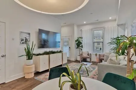 Holiday home Hall House - Stunning With Beautiful Rooftop!