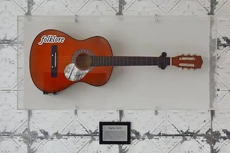 The Lyric - City Views With Iconic Memorabilia Holiday home