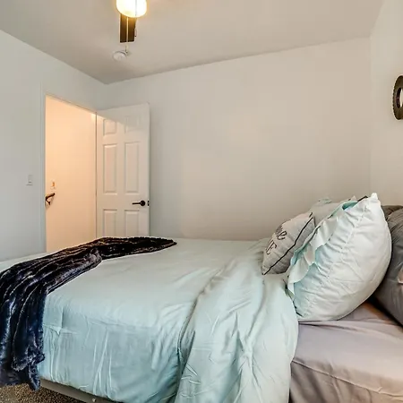Charming Townhome - 8 Mi To Downtown Nashville! * Nashville