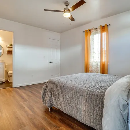 Charming Townhome - 8 Mi To Downtown Nashville!