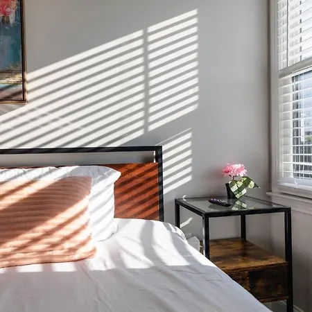 Luxury 2br King Beds With Optional Parking Near Vanderbilt & Broadway Apartment Nashville