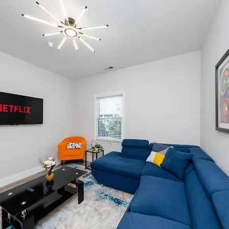 Modern 1br With King Bed And Optional Parking Near Broadway And The Gulch *
